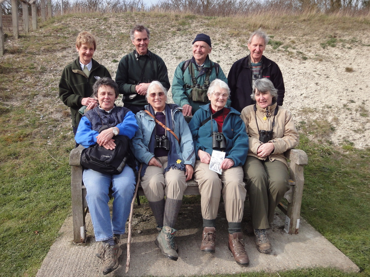 Members on the Wendover Arm of the GUC walk, 20 March 2011